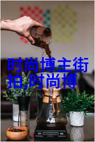 色彩的清晨衣櫃中的白色缤纷