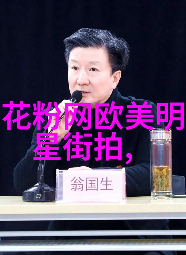 双肩包女她背着两个世界关于一个总是疲惫但从不低头的双肩包女