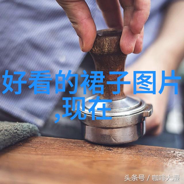 剪发不用上岗美发学校毕业生直接变身街头理发师